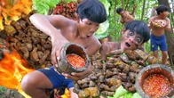 Ultimate Rainforest Survival: Primitive Boy's Stone-Grilled Chicken Offal Recipe a Delightful Feast