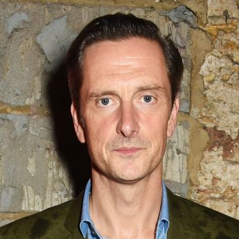 Nicholas Gleaves