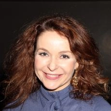 Julia Sawalha