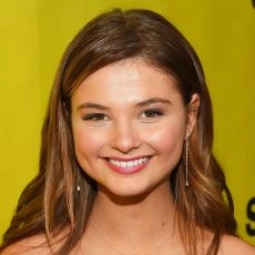 Stefanie Scott