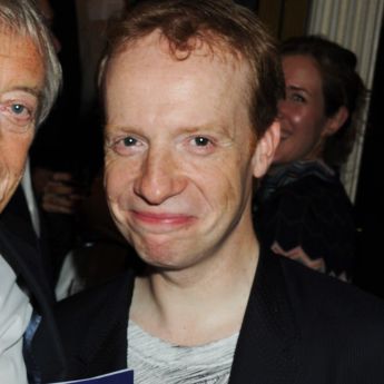 Derek Fowlds