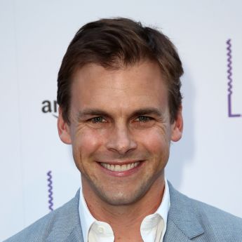 Tommy Dewey