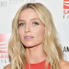 Annabelle Wallis