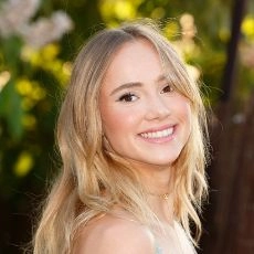 Suki Waterhouse