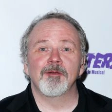 Tom Riis Farrell