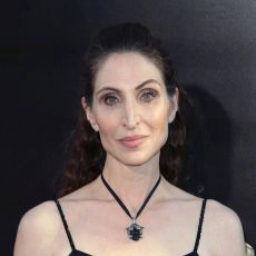 Bonnie Aarons