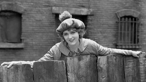 Маленька Енні Руні