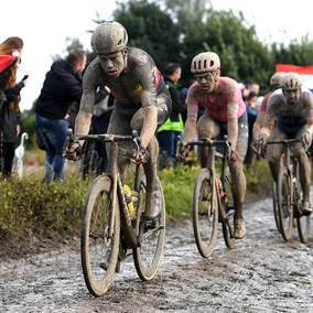 "Північне пекло" по найскладнішій бруківці світу. Превью Паріж-Рубе | Тандем